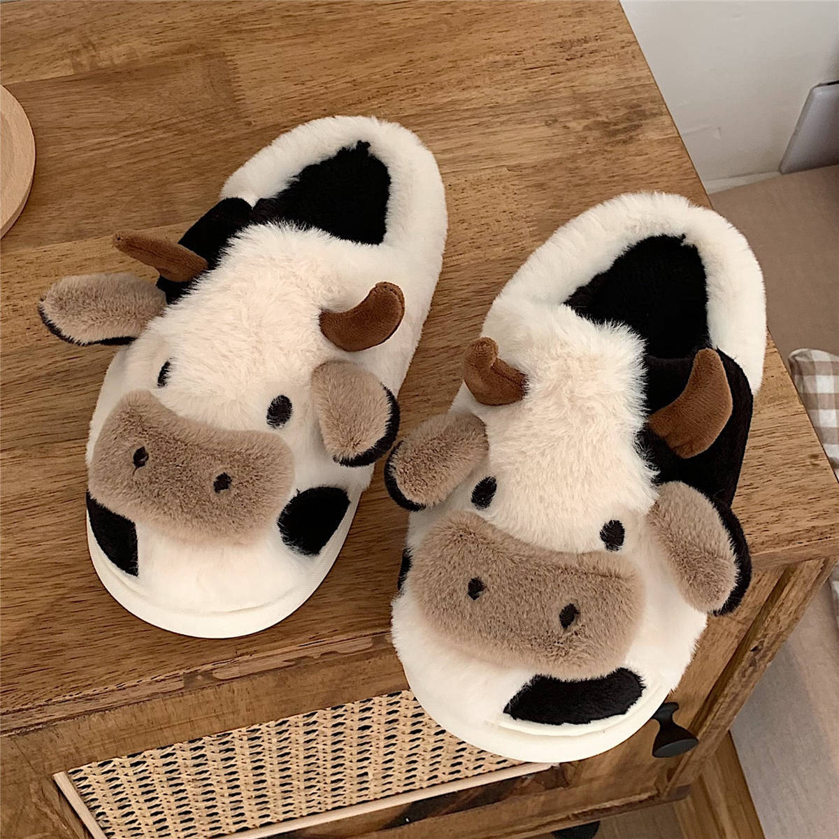 Cute Cow Animal Slipper For Women Girls Fashion Kawaii Soft Fluffy Winter Warm Slippers Woman Cartoon Milk Cow House Slippers Funny Shoes - 图片 4